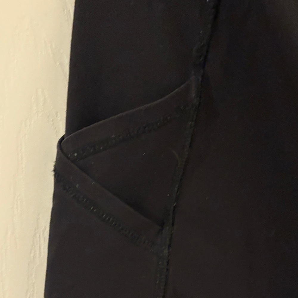 Lululemon Mesh Capri Leggings Size 10 - Picture 8 of 11